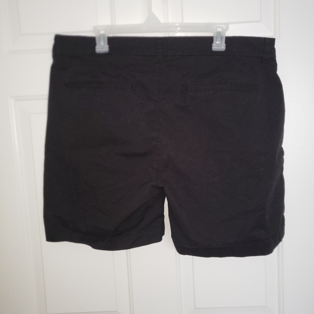 Old Navy Everyday Mid Rise Short